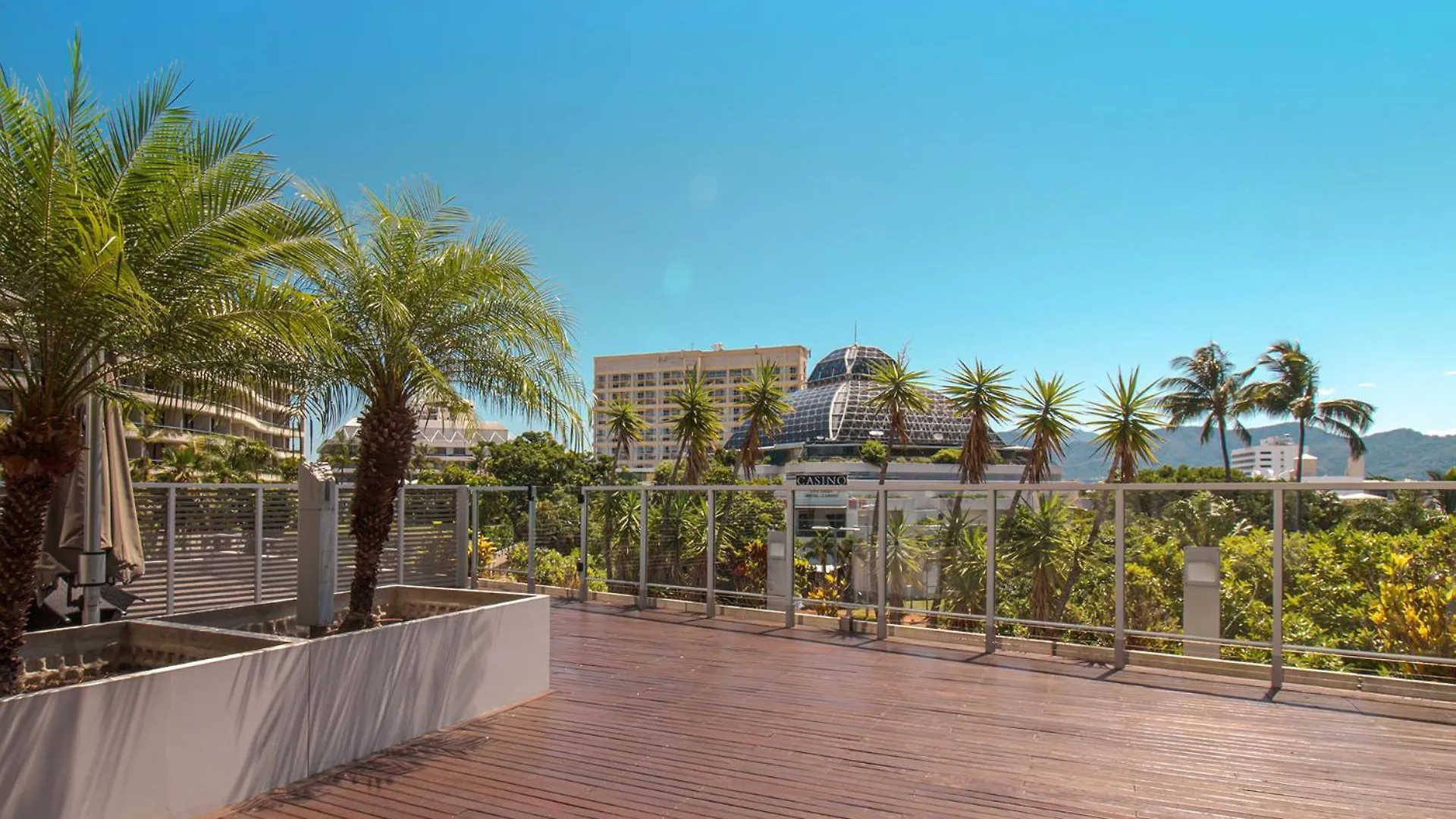 Inn Hotel 602 Harbour Lights With Ocean Views Cairns