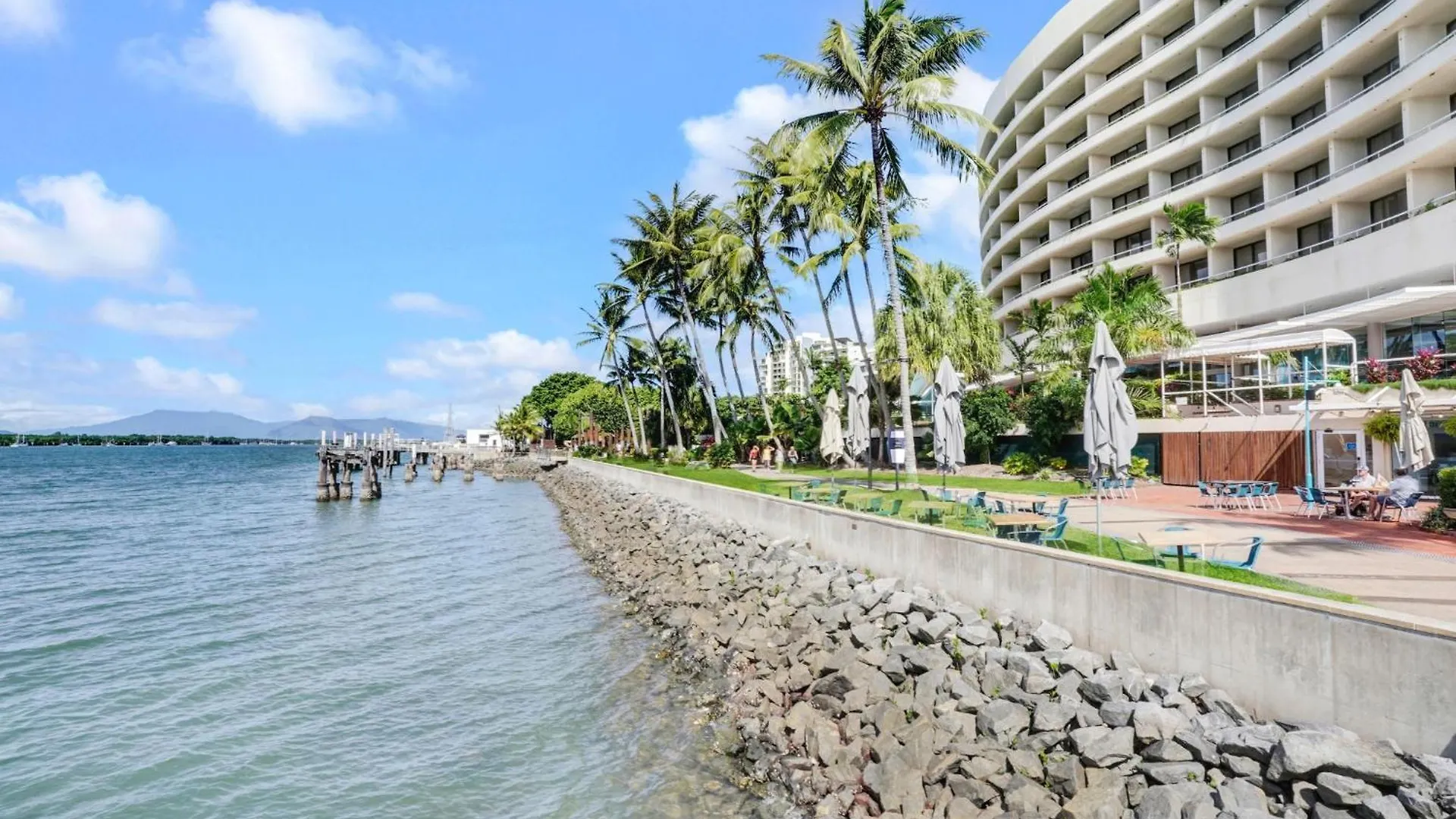 602 Harbour Lights With Ocean Views Hotel Cairns Australia